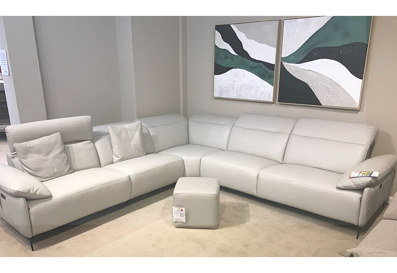 Power Motion Sectional  INCANTO