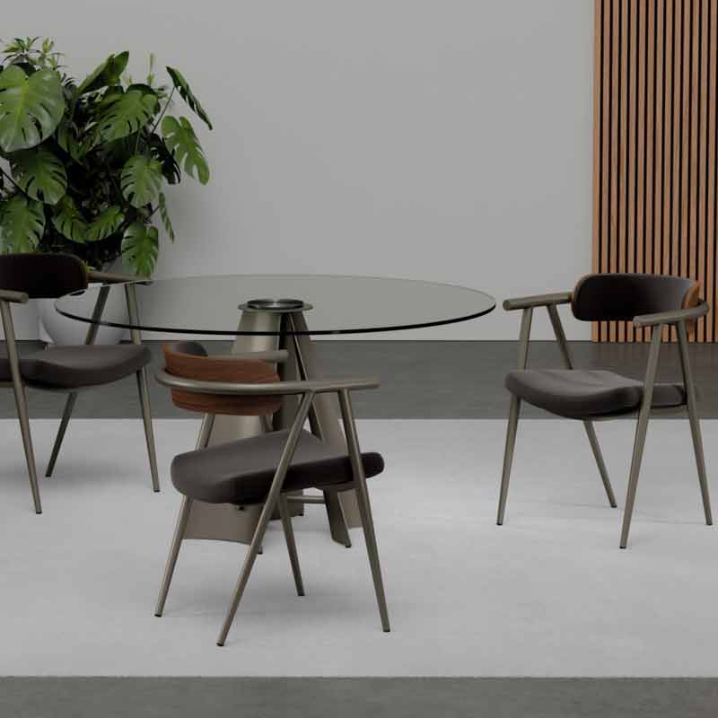 Chairs & Seating