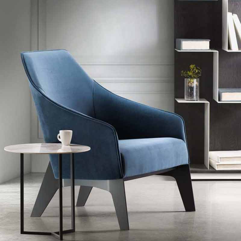 Chairs & Seating